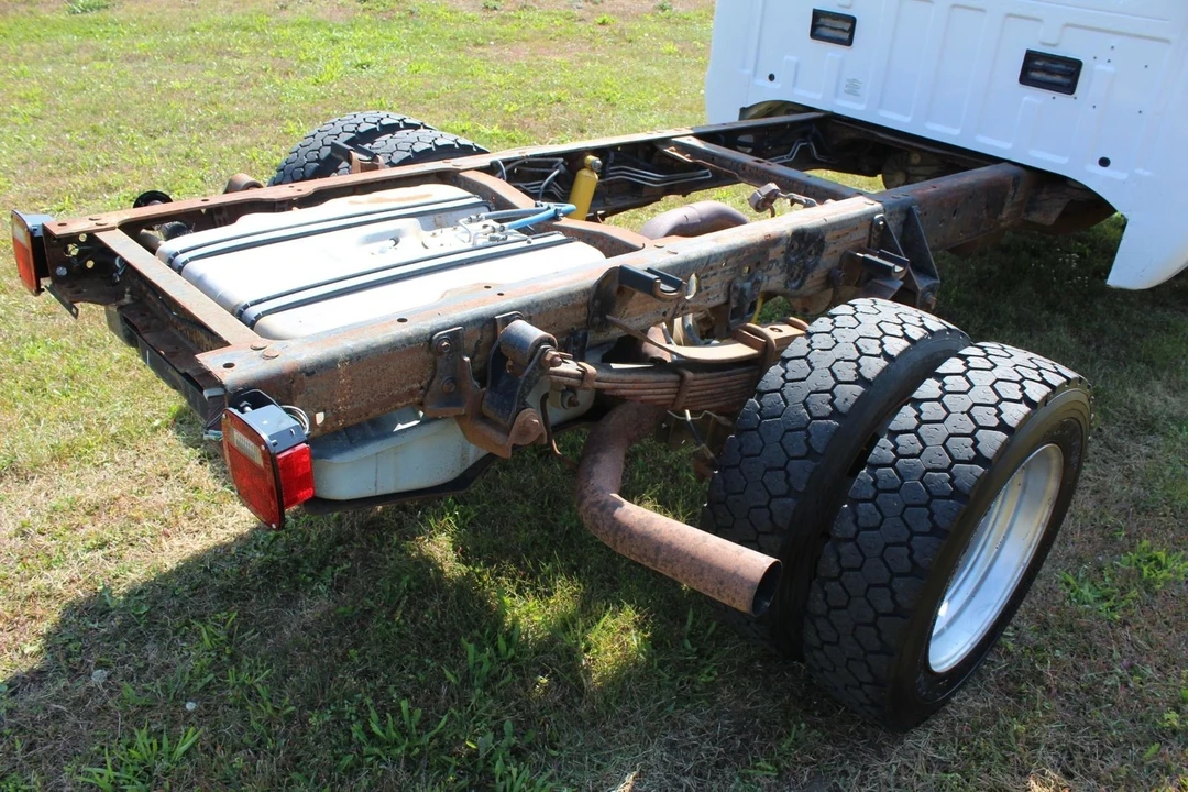 2002 Ford Super Duty 1st Gen - Image 8 of 12