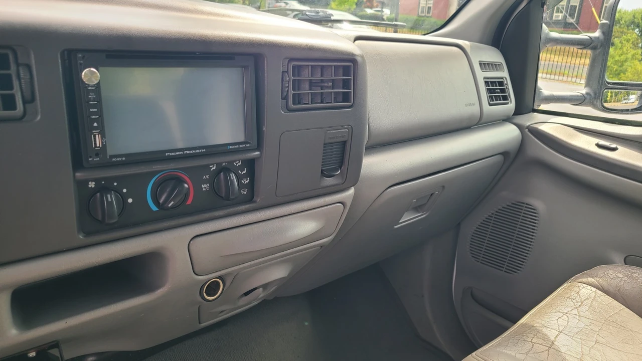 2002 Ford Super Duty 1st Gen - Image 13 of 23