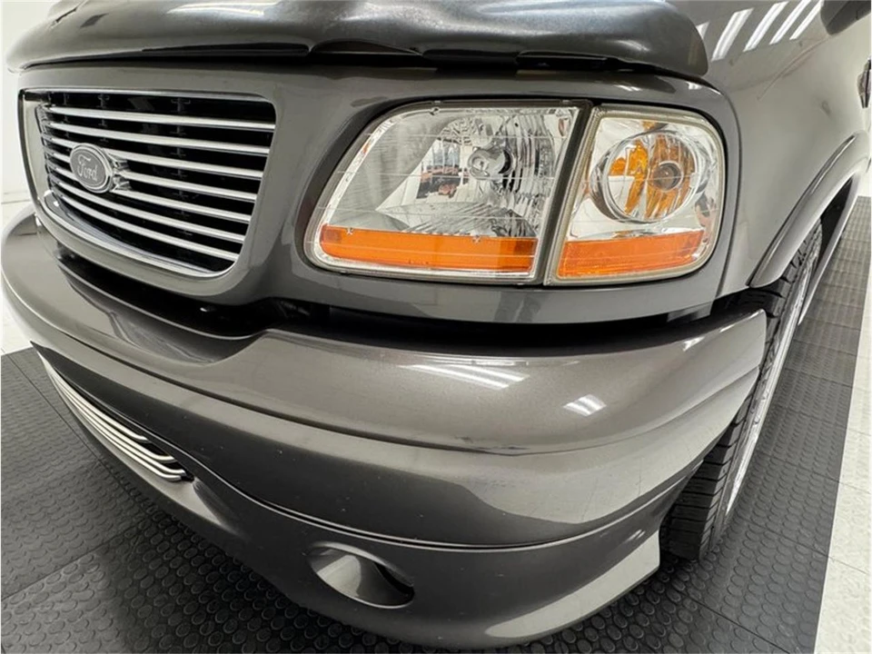 2002 Ford F-150 10th Gen - Image 10 of 31