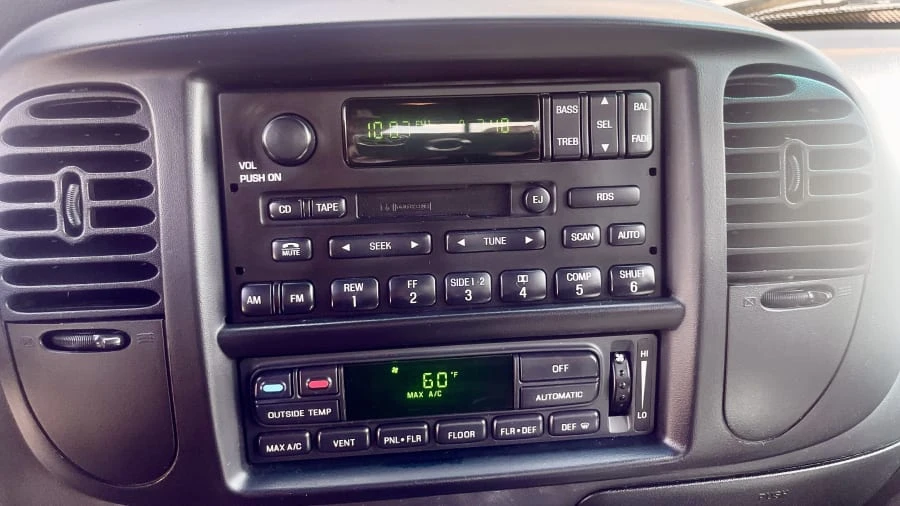 2002 Ford F-150 10th Gen - Image 10 of 20