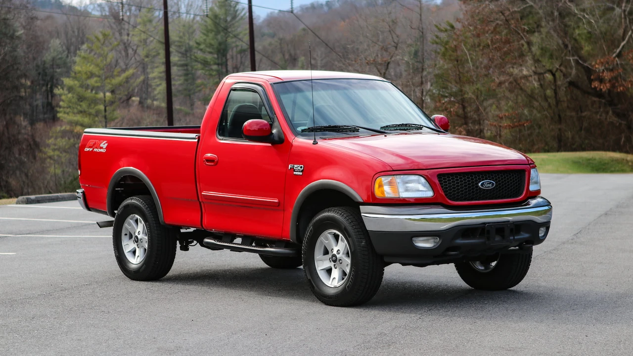 2002 Ford F-150 10th Gen - Image 2 of 31