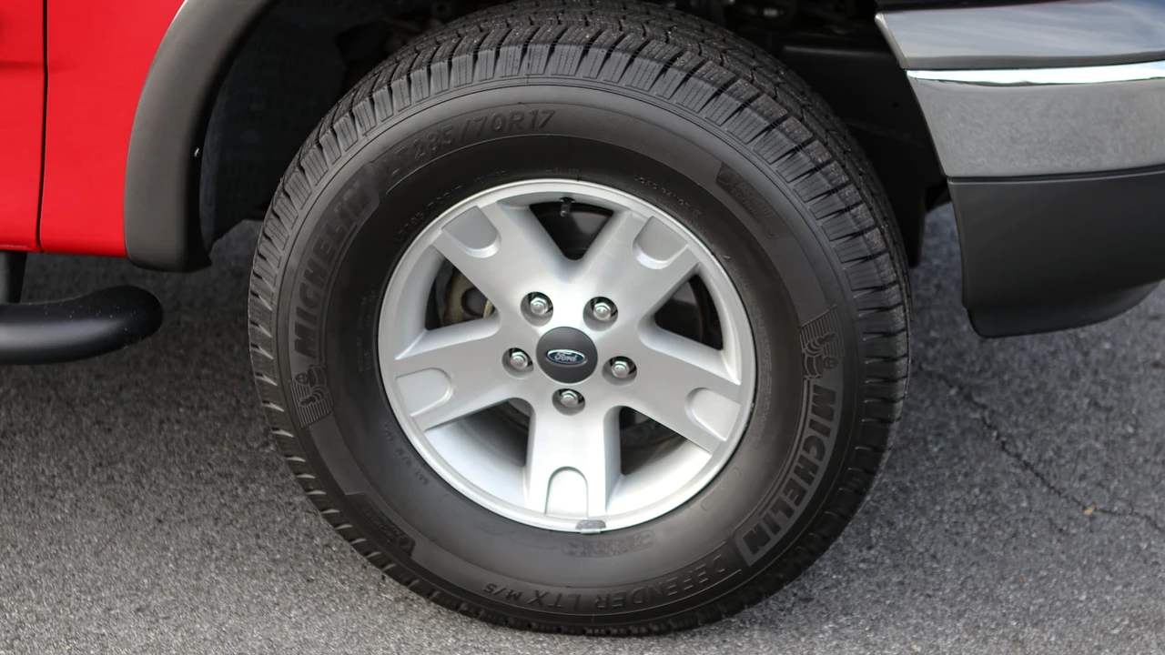 2002 Ford F-150 10th Gen - Image 7 of 31