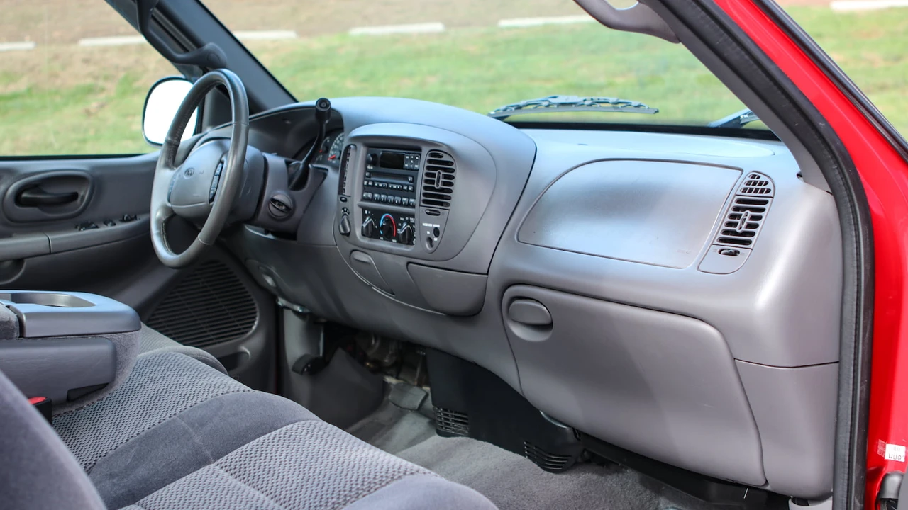 2002 Ford F-150 10th Gen - Image 14 of 31