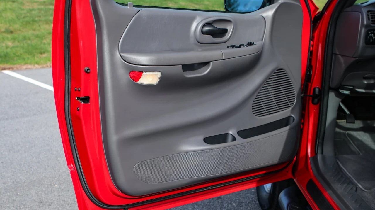 2002 Ford F-150 10th Gen - Image 19 of 31