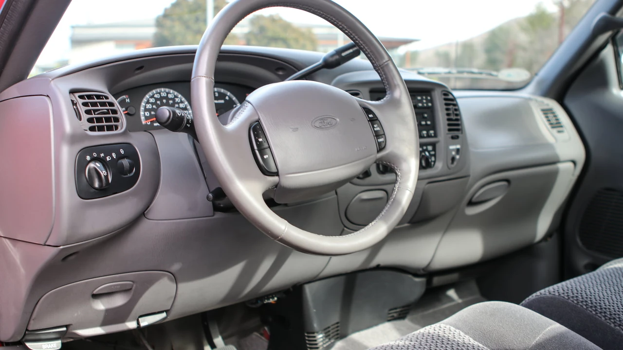 2002 Ford F-150 10th Gen - Image 20 of 31