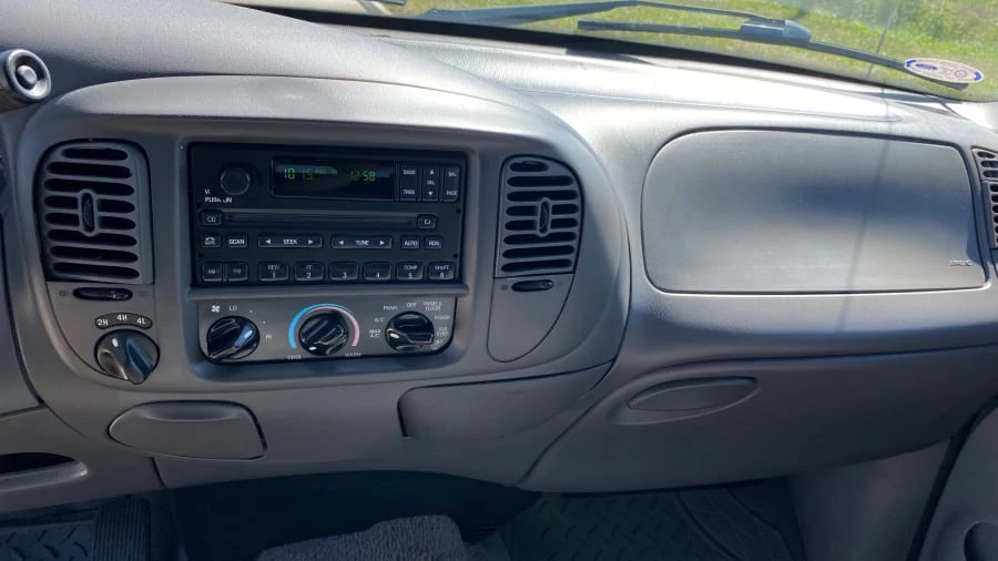 2002 Ford F-150 10th Gen - Image 7 of 20