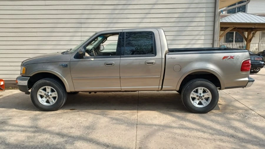 2002 Ford F-150 10th Gen - Image 2 of 13