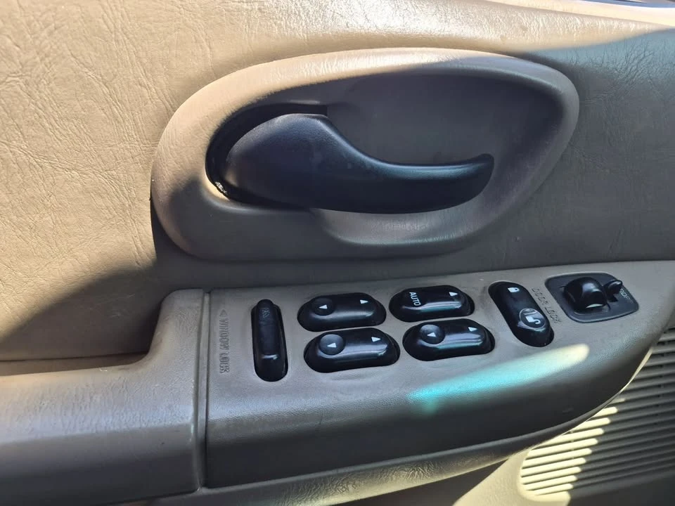 2002 Ford F-150 10th Gen - Image 18 of 19