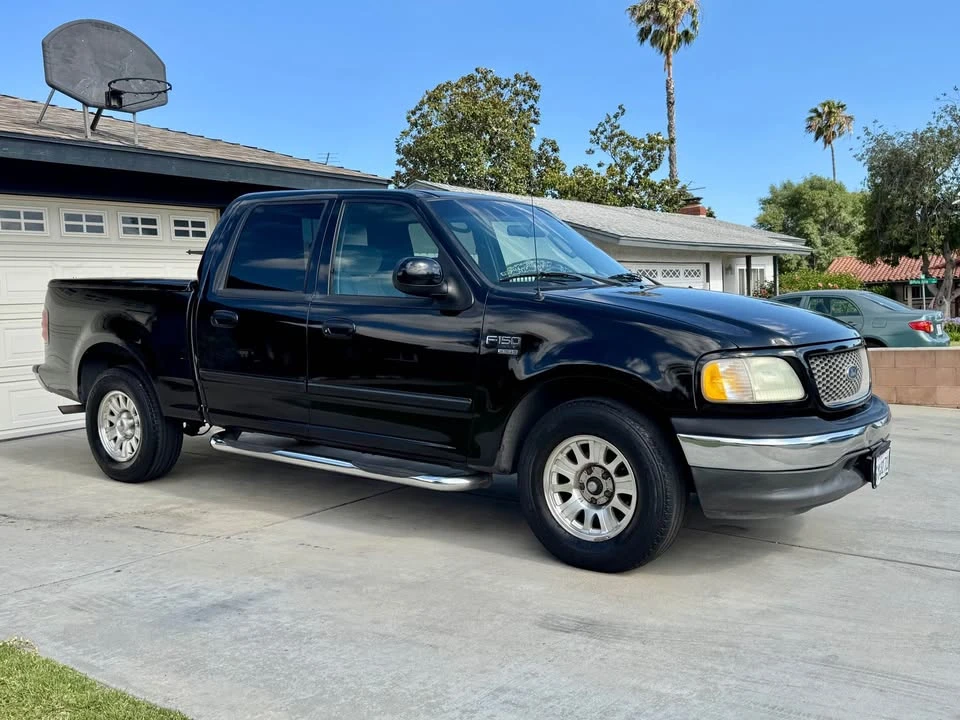 2002 Ford F-150 10th Gen - Image 2 of 15