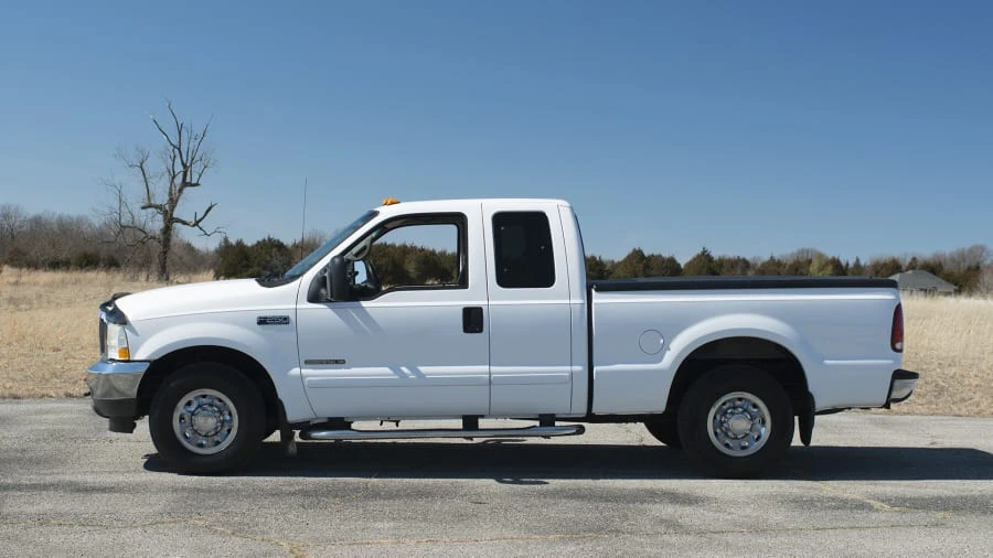 2002 Ford Super Duty 1st Gen - Image 2 of 12
