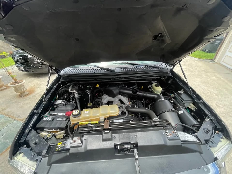 2002 Ford Super Duty 1st Gen - Image 2 of 13