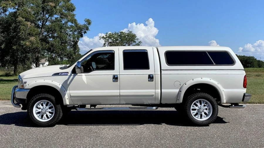 2002 Ford Super Duty 1st Gen - Image 2 of 15