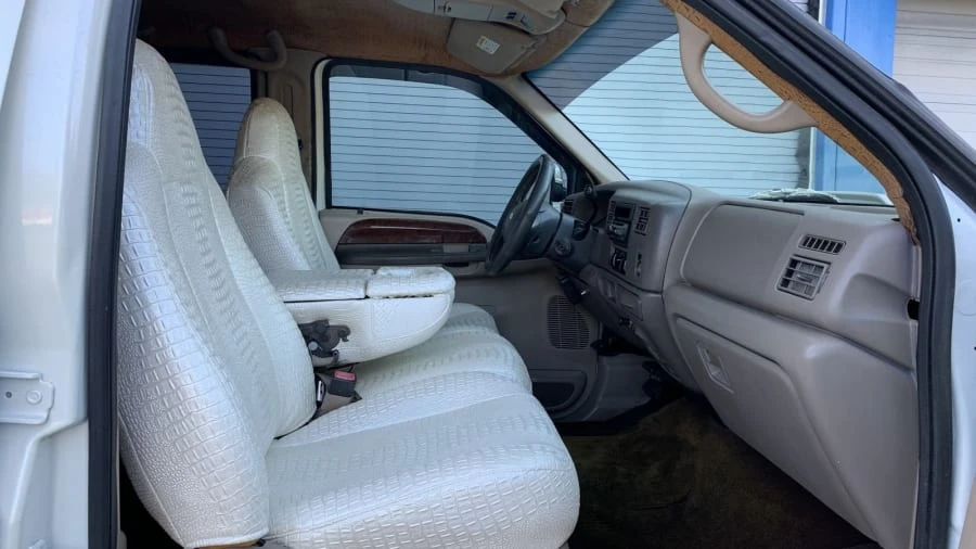 2002 Ford Super Duty 1st Gen - Image 6 of 15