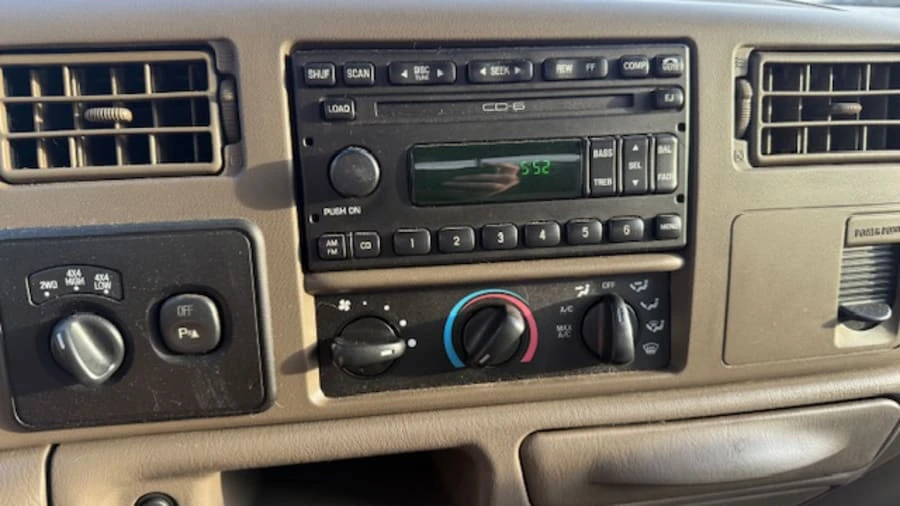 2002 Ford Super Duty 1st Gen - Image 16 of 17