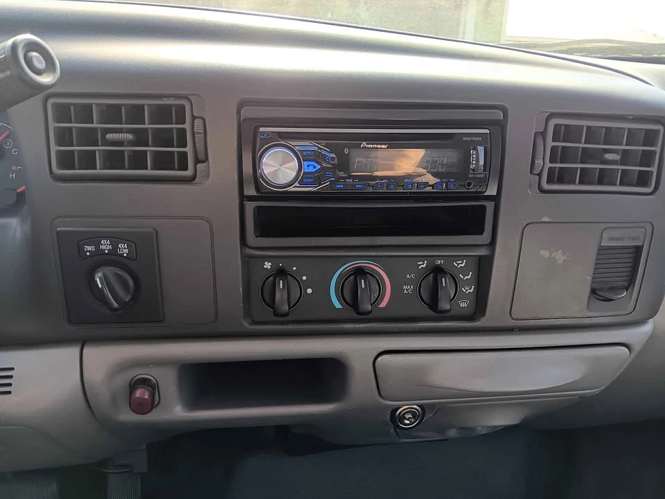 2002 Ford Super Duty 1st Gen - Image 10 of 13