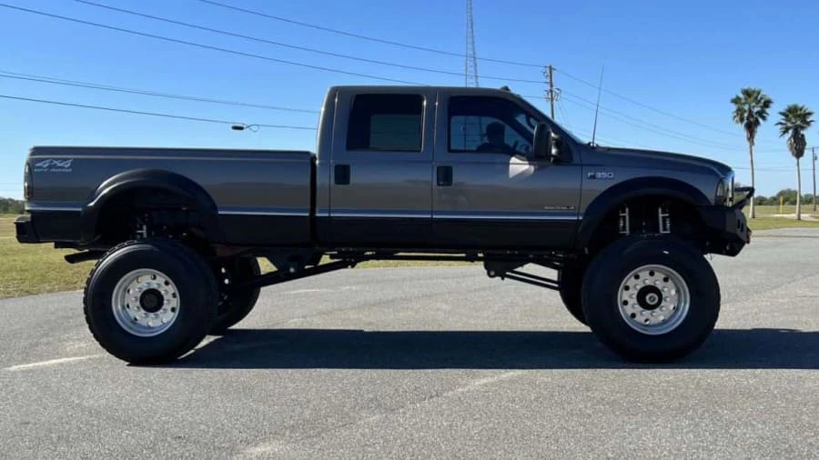 2002 Ford Super Duty 1st Gen - Image 2 of 13