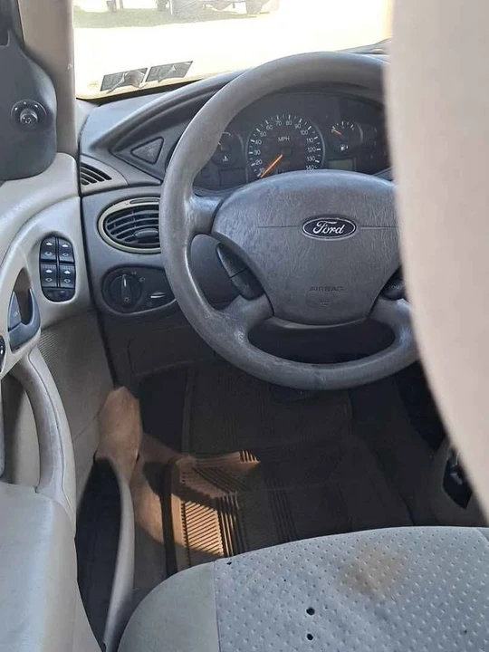 2002 Ford Focus 1st Gen - Image 9 of 10