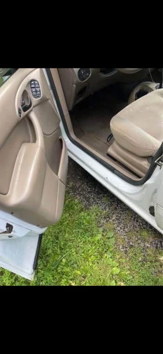 2002 Ford Focus 1st Gen - Image 18 of 21