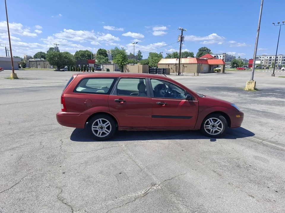 2002 Ford Focus 1st Gen - Image 2 of 10