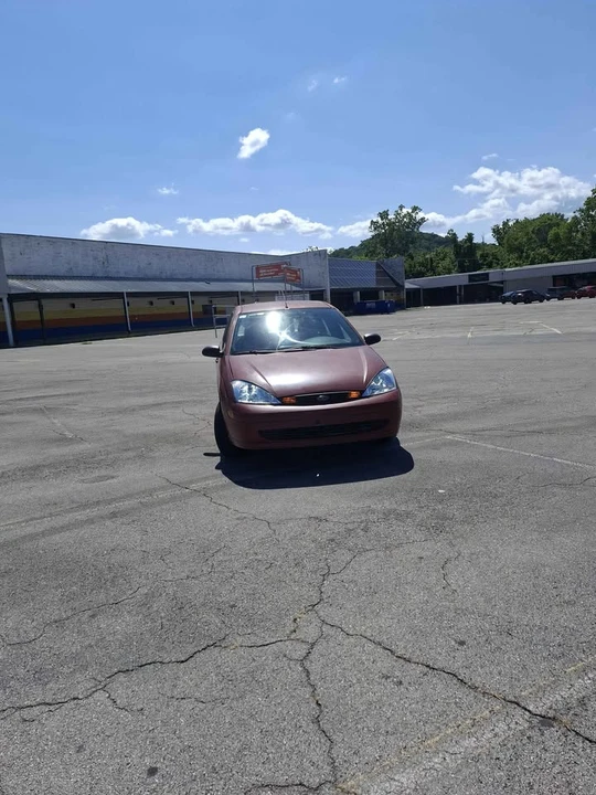 2002 Ford Focus 1st Gen - Image 3 of 10