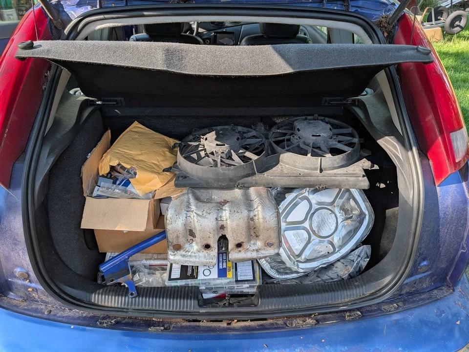 2002 Ford Focus 1st Gen - Image 19 of 19
