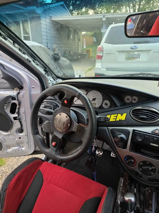 2002 Ford Focus 1st Gen - Image 5 of 12
