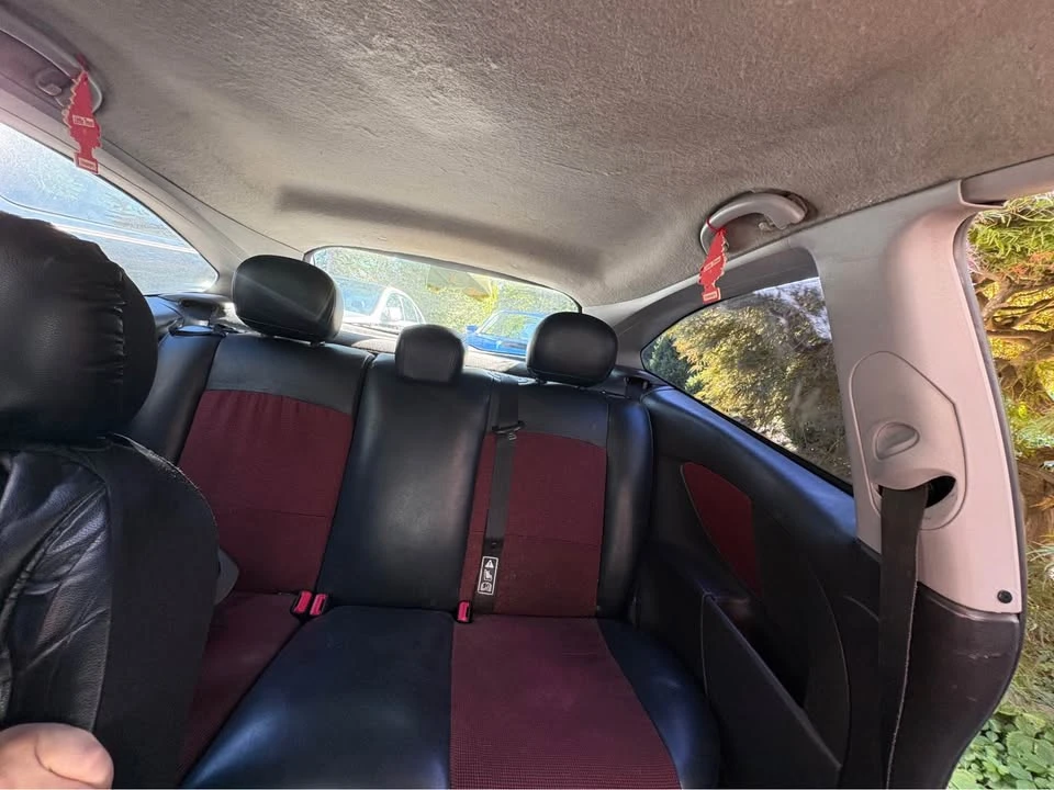 2002 Ford Focus 1st Gen - Image 5 of 9