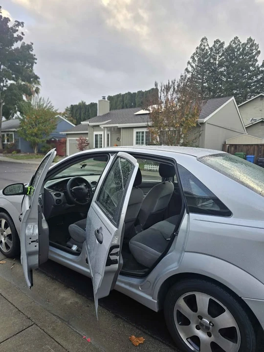 2002 Ford Focus 1st Gen - Image 13 of 15