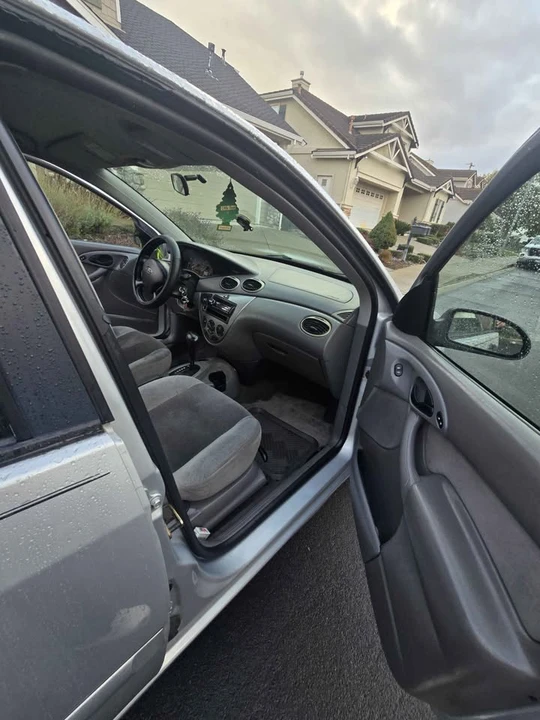 2002 Ford Focus 1st Gen - Image 6 of 15