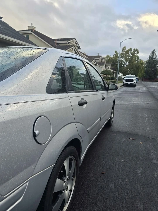 2002 Ford Focus 1st Gen - Image 2 of 15