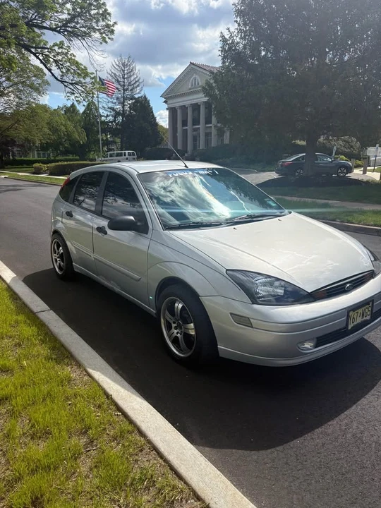 2002 Ford Focus 1st Gen - Image 2 of 10