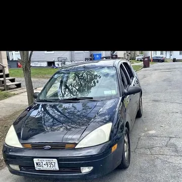 2002 Ford Focus ZX5 Hatchback 4D