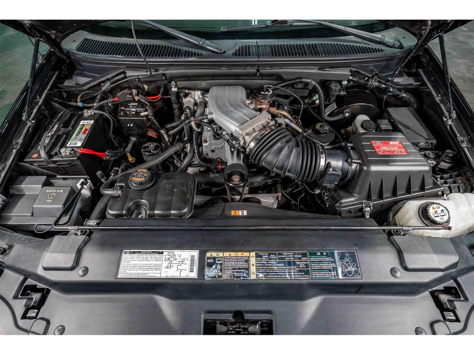 2002 Ford F-150 SVT Lightning 10th Gen - Image 10 of 21