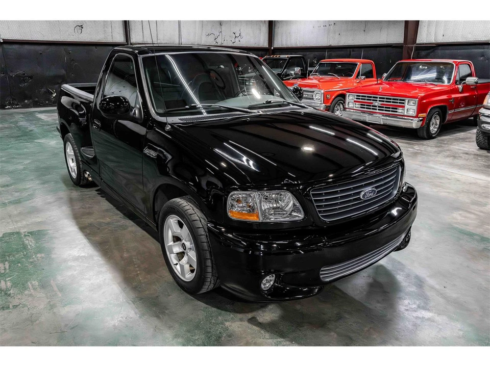 2002 Ford F-150 SVT Lightning 10th Gen - Image 7 of 21