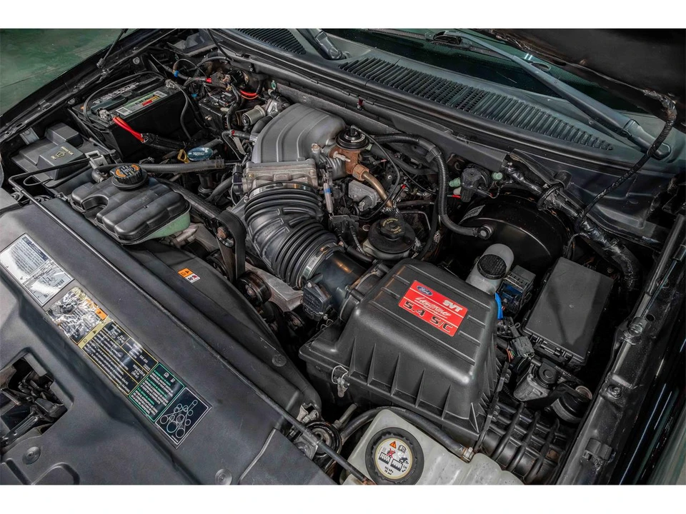 2002 Ford F-150 SVT Lightning 10th Gen - Image 11 of 21