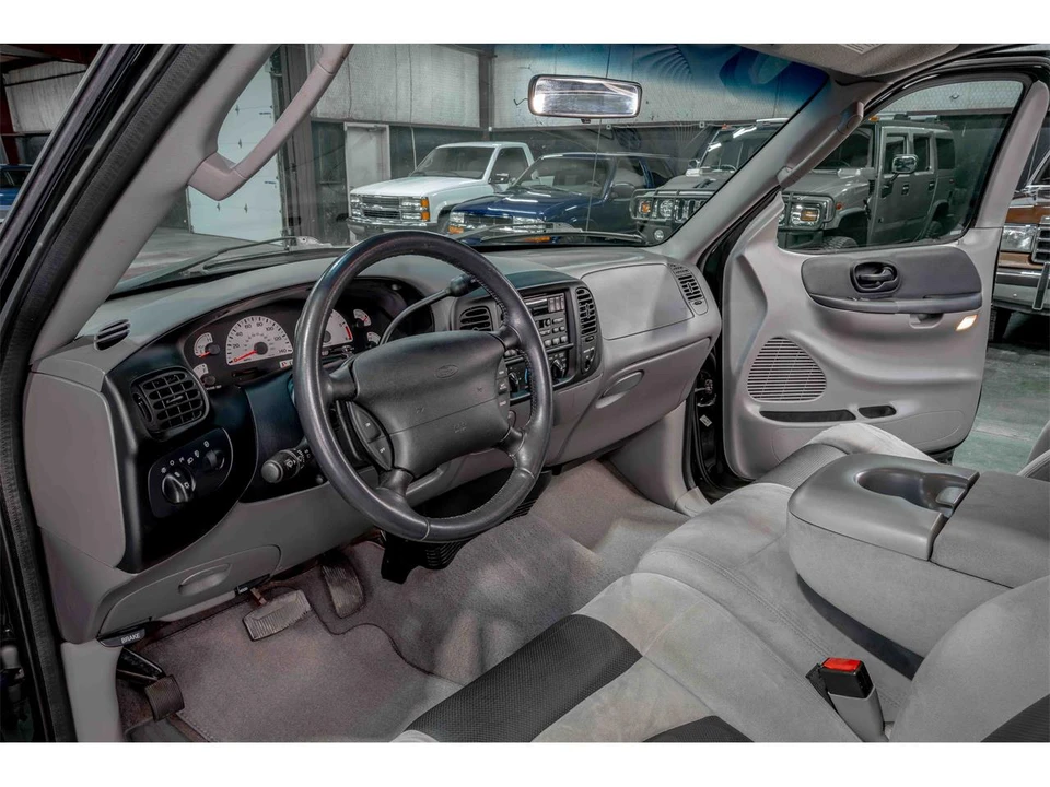 2002 Ford F-150 SVT Lightning 10th Gen - Image 14 of 21