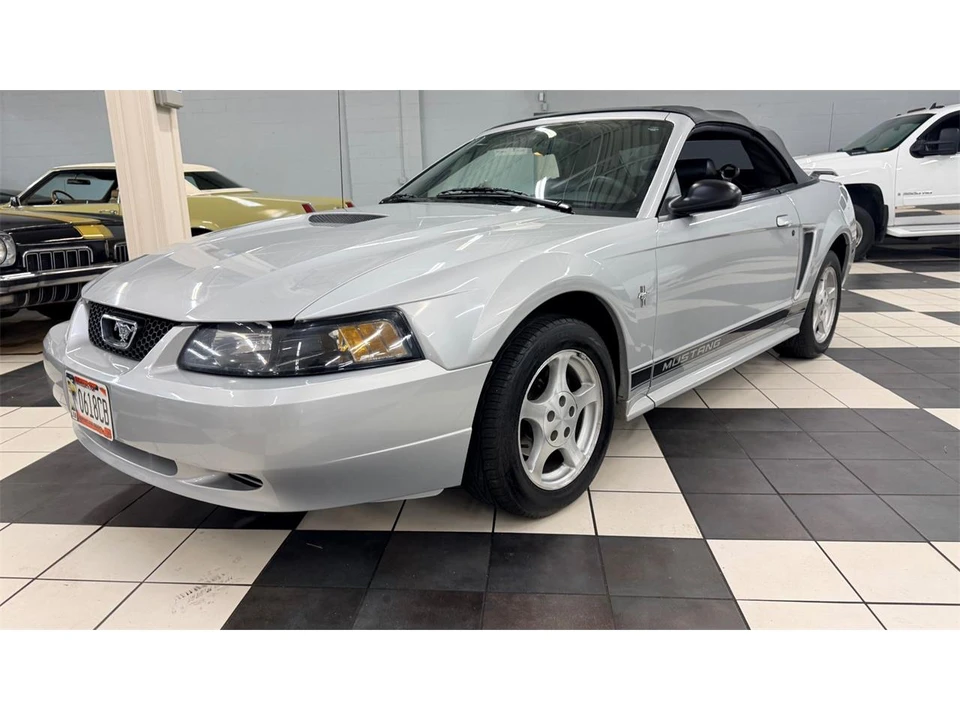 2002 Ford SN95 Mustang - Image 6 of 31