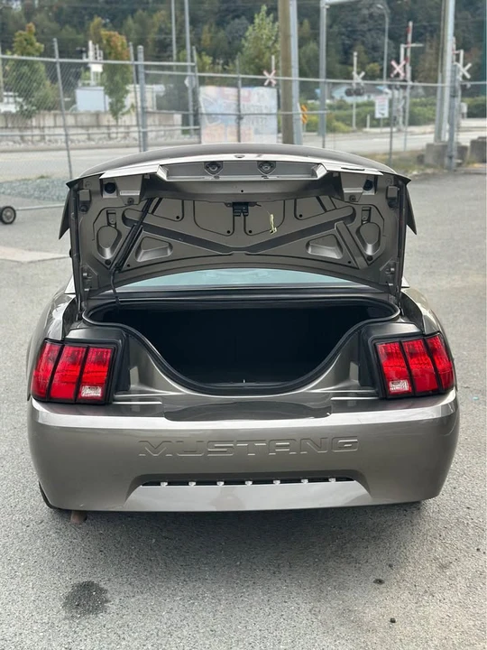 2002 Ford SN95 Mustang - Image 9 of 17