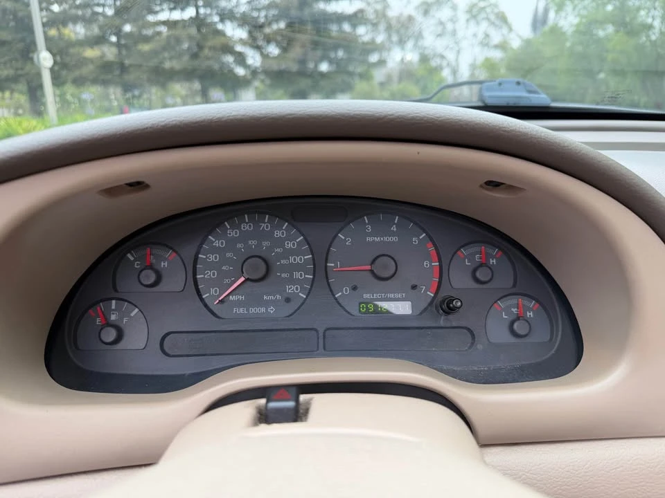 2002 Ford SN95 Mustang - Image 11 of 16