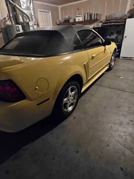 2002 Ford Mustang Convertible 2D