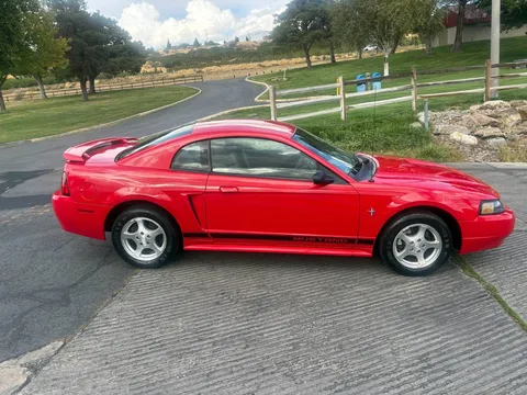 2002 Ford Mustang V6 Coupe