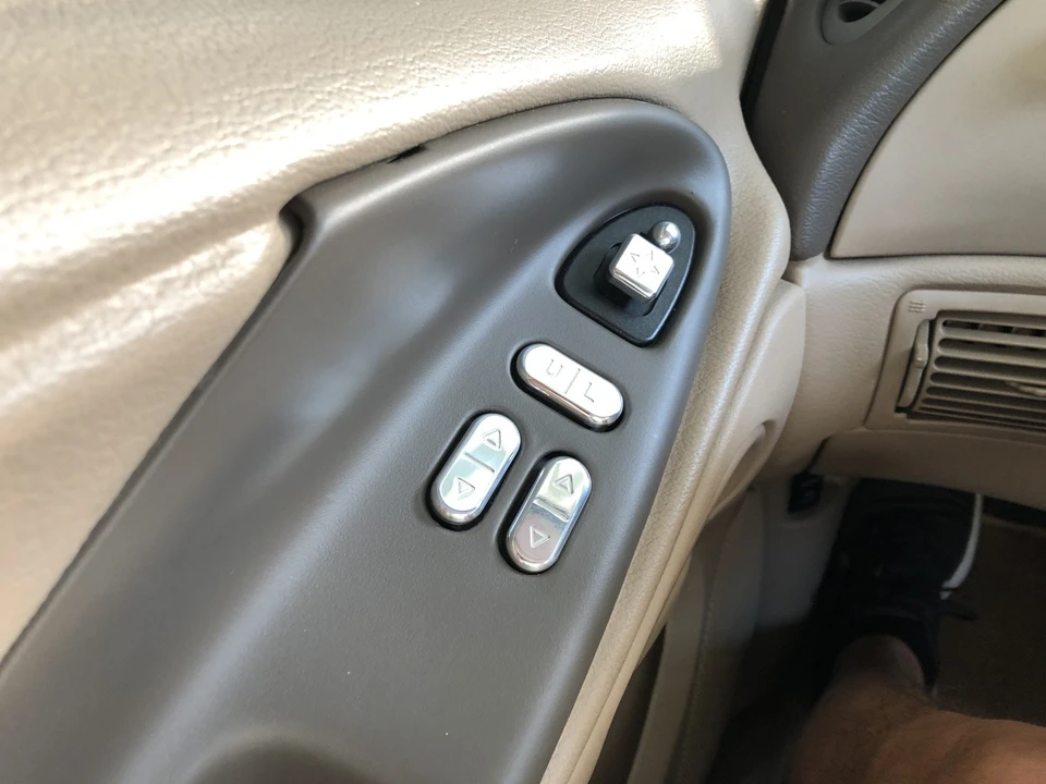 2002 Ford SN95 Mustang - Image 13 of 21