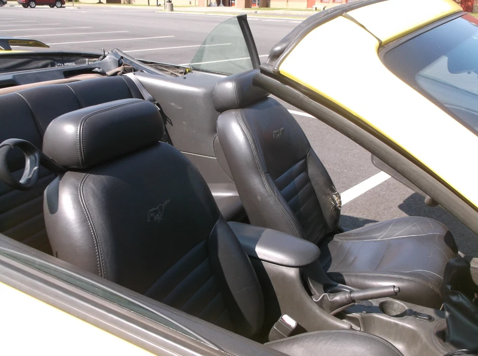 2002 Ford SN95 Mustang - Image 16 of 24