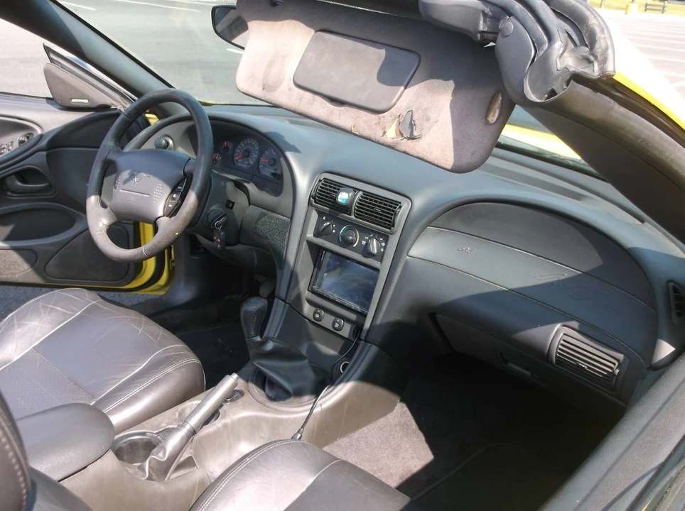 2002 Ford SN95 Mustang - Image 16 of 21