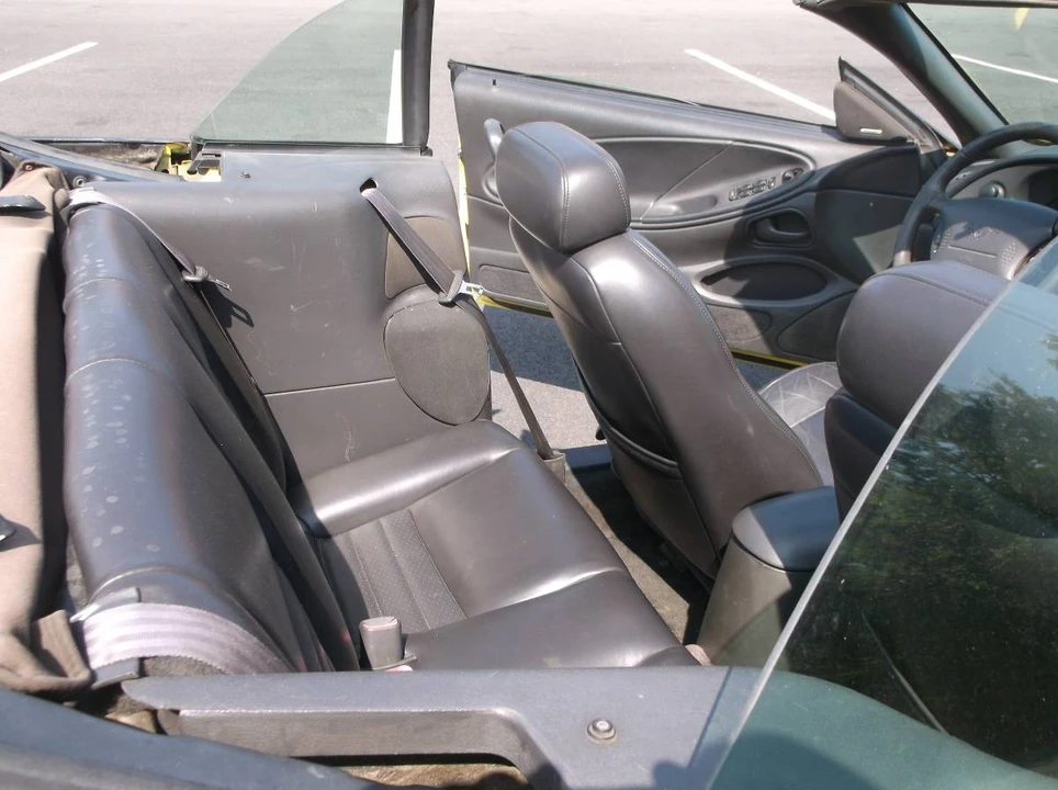 2002 Ford SN95 Mustang - Image 15 of 21