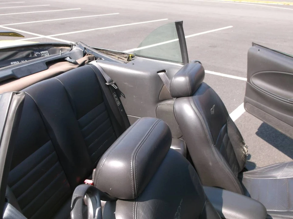 2002 Ford SN95 Mustang - Image 13 of 21