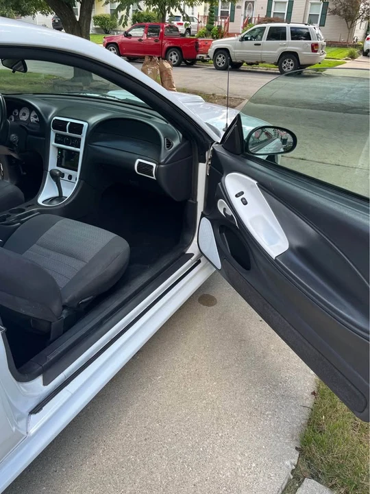 2002 Ford SN95 Mustang - Image 6 of 9