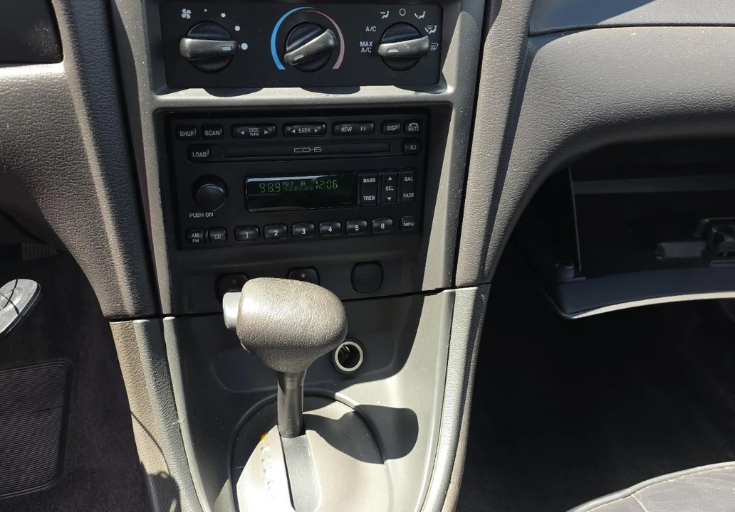 2002 Ford SN95 Mustang - Image 13 of 16