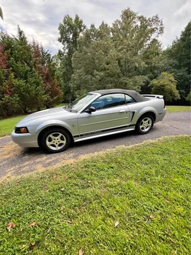 2002 Ford Mustang V6 Convertible 2D