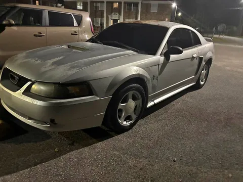 2002 Ford Mustang V6 Coupe 2D